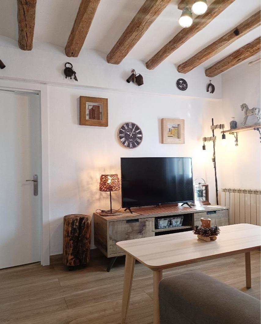 Apartament Turistic Campdevánol Exteriér fotografie
